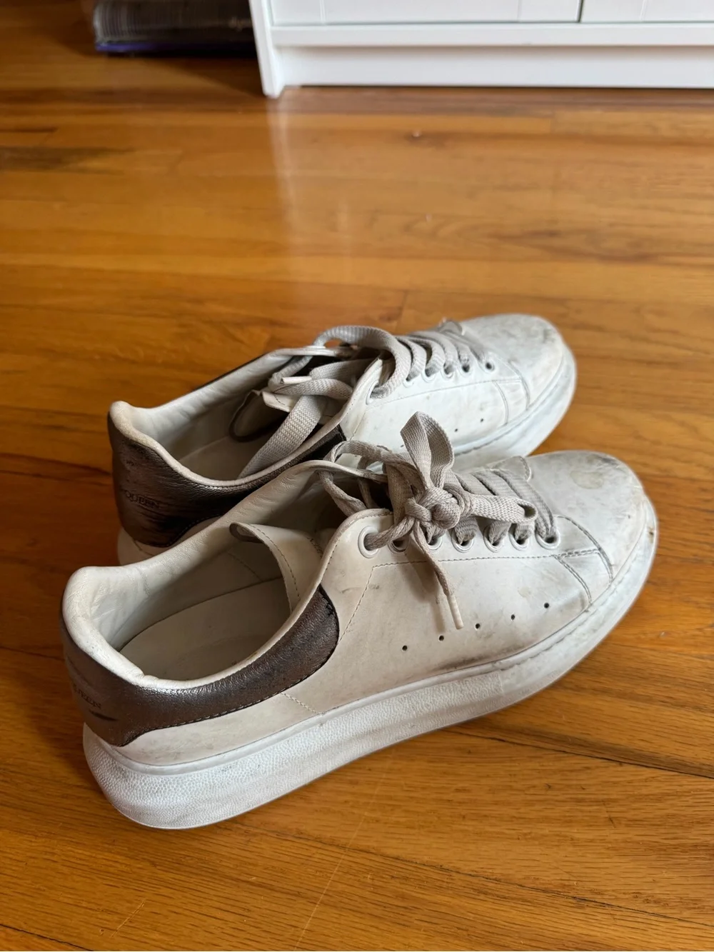 Alexander McQueen Cream/White Low-Top Sneakers